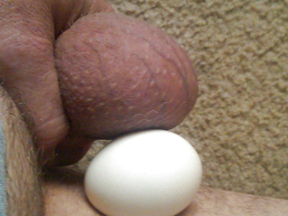 Huge cumshot from monster sized balls.  In HD! #17921390