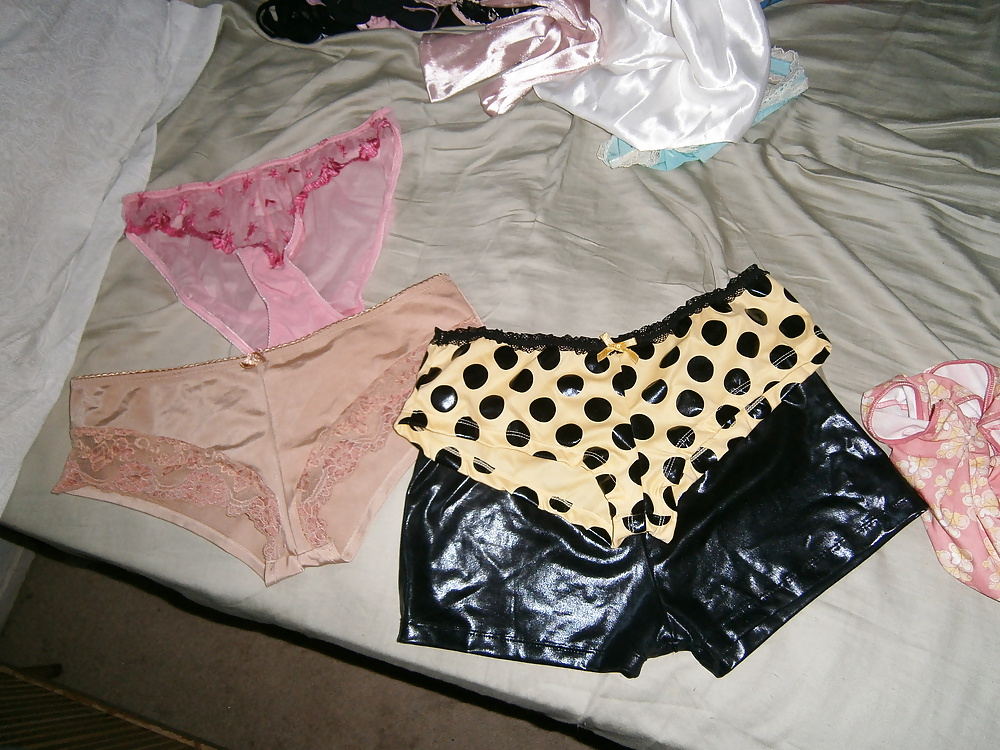 Pantease #8373410