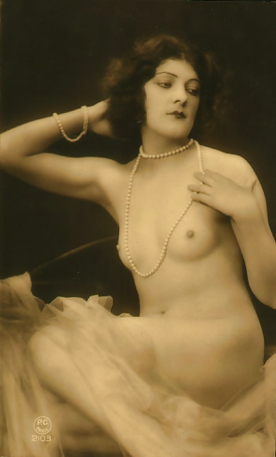 Arte de la foto erótica de la vendimia 2 - varios artistas c. 1880
 #6170688