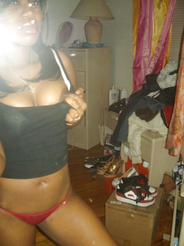 BLACK AMATEUR GIRLS - SELF PICS II #6173186