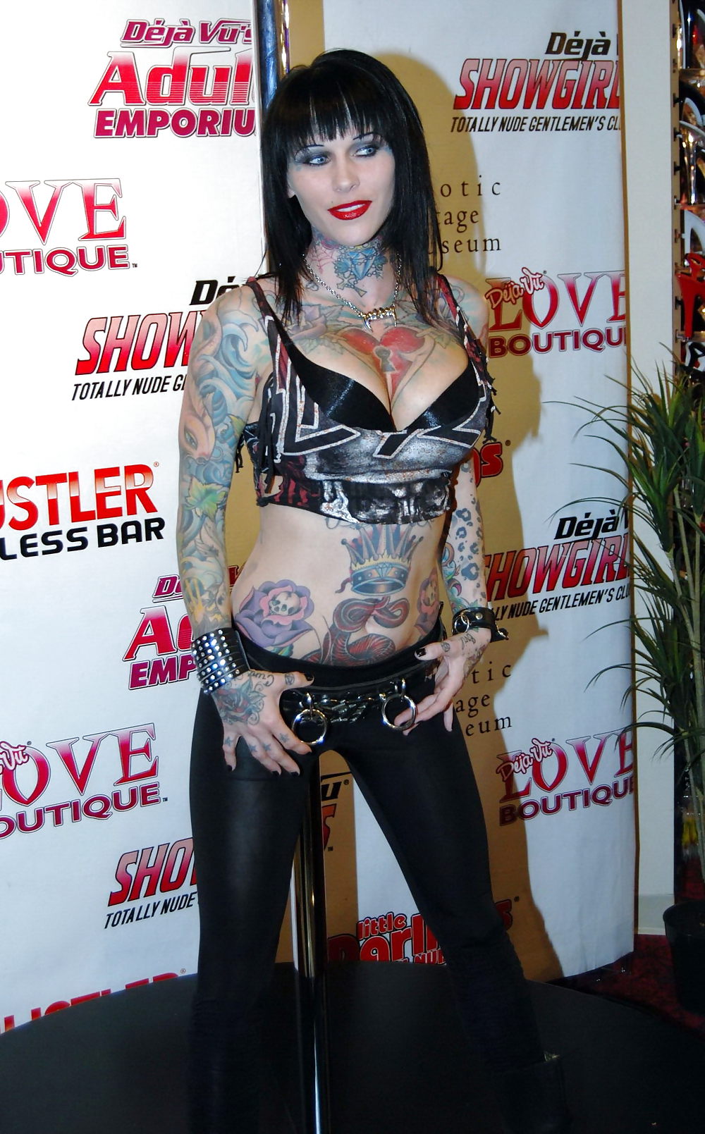 Michelle Bombshell McGee - Mistress Shows Tattoos - PunXXX #11111111