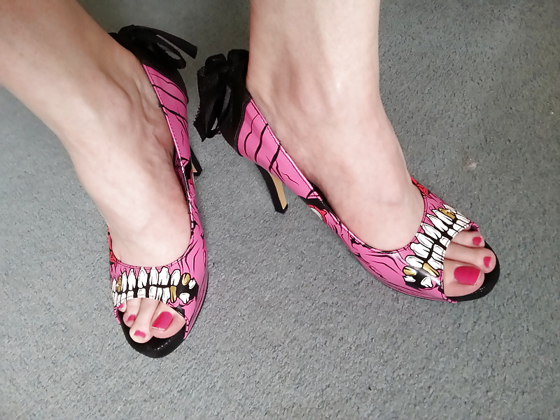 I piedi sexy di Prettykitty e le scarpe con il pugno di ferro
 #19955819