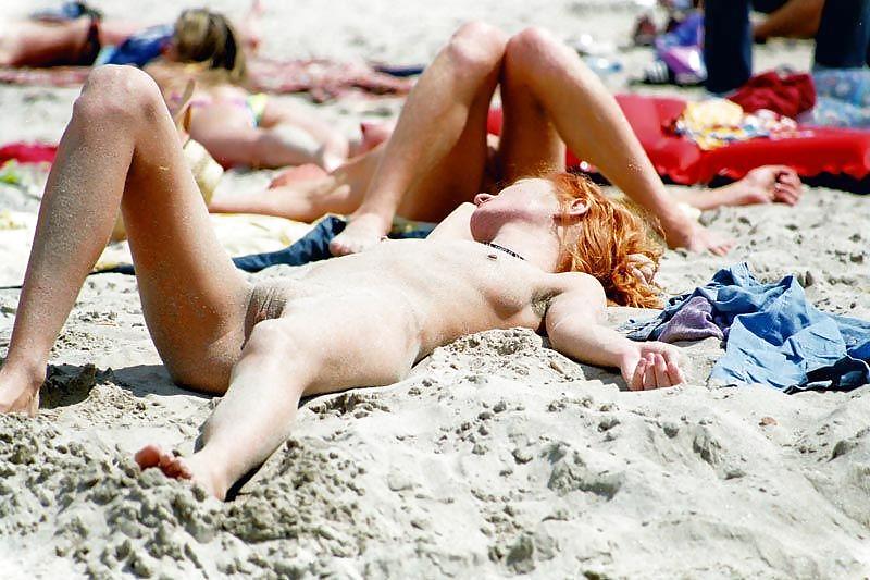 Sono un nudista da spiaggia
 #903192