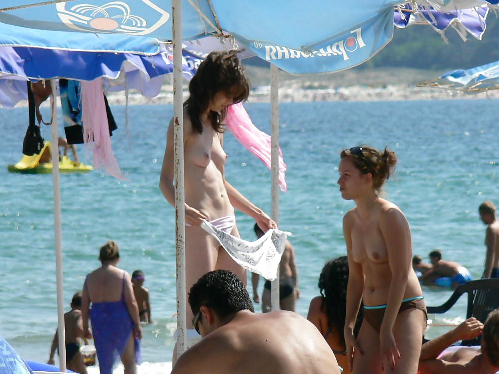 Chicas de playa búlgaras del mar negro
 #7347251