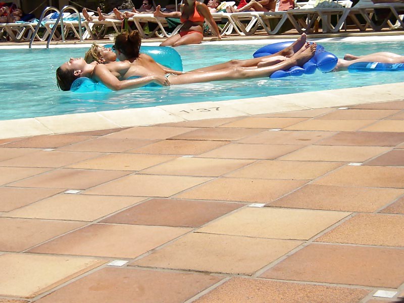 MIX OF CHIX 4 #12557745