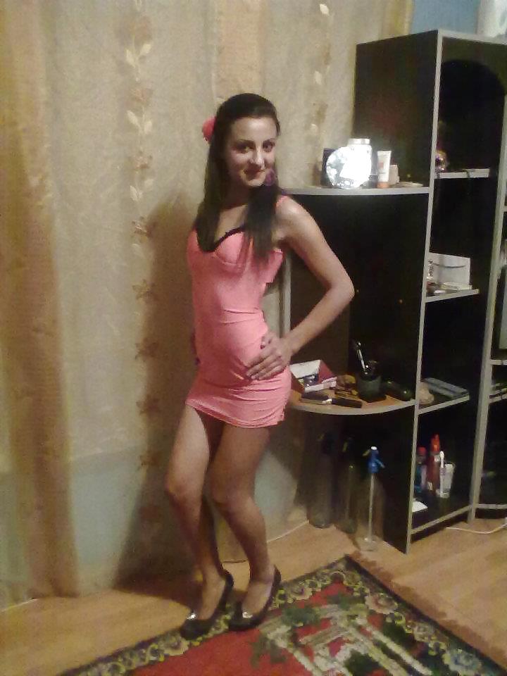 Romanian girl: Nicoleta #16658556
