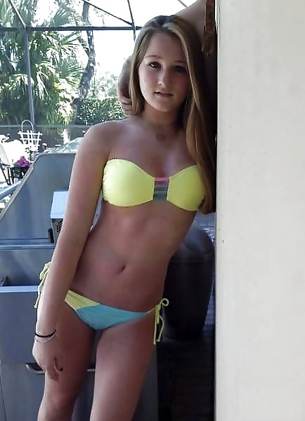 Ihre Tochter In Einem Bikini 2 #20062365