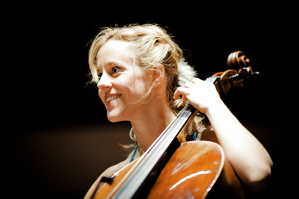 Sol Gabetta - Orgasmisch Cellist #14851133