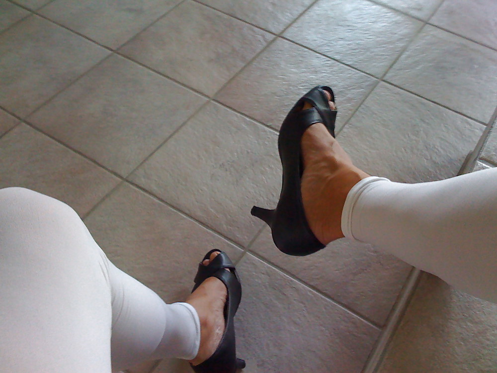 Feet, shoe, leggings #9097466