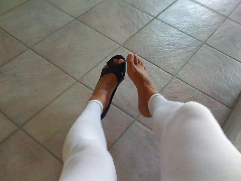 Feet, shoe, leggings #9097484