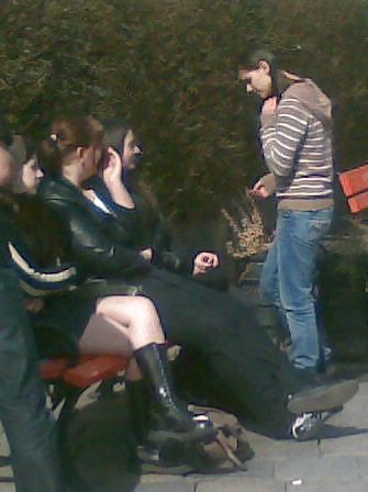 Cuming detrás de joven en nylons y botas
 #21340740