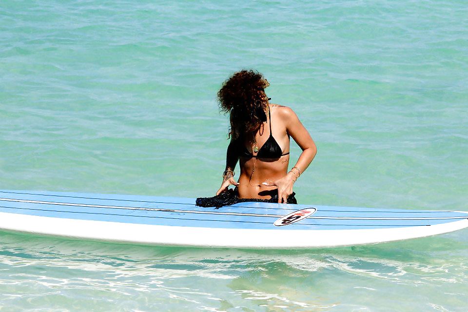 Rihanna Bikini In 2 Hawaii Körper 4 Sterben #12661215