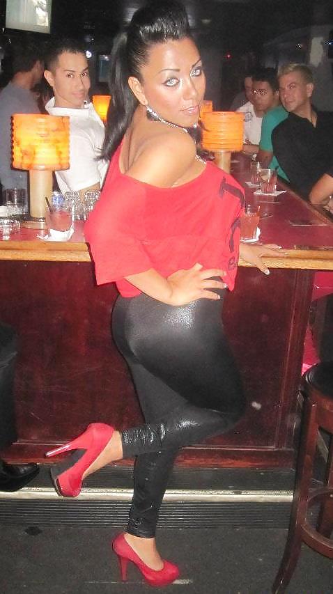 リア・アヤラ
 #14377341