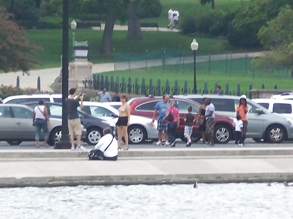 National Gehen Topless Tag In Dc - 21. August 2011 #5887659