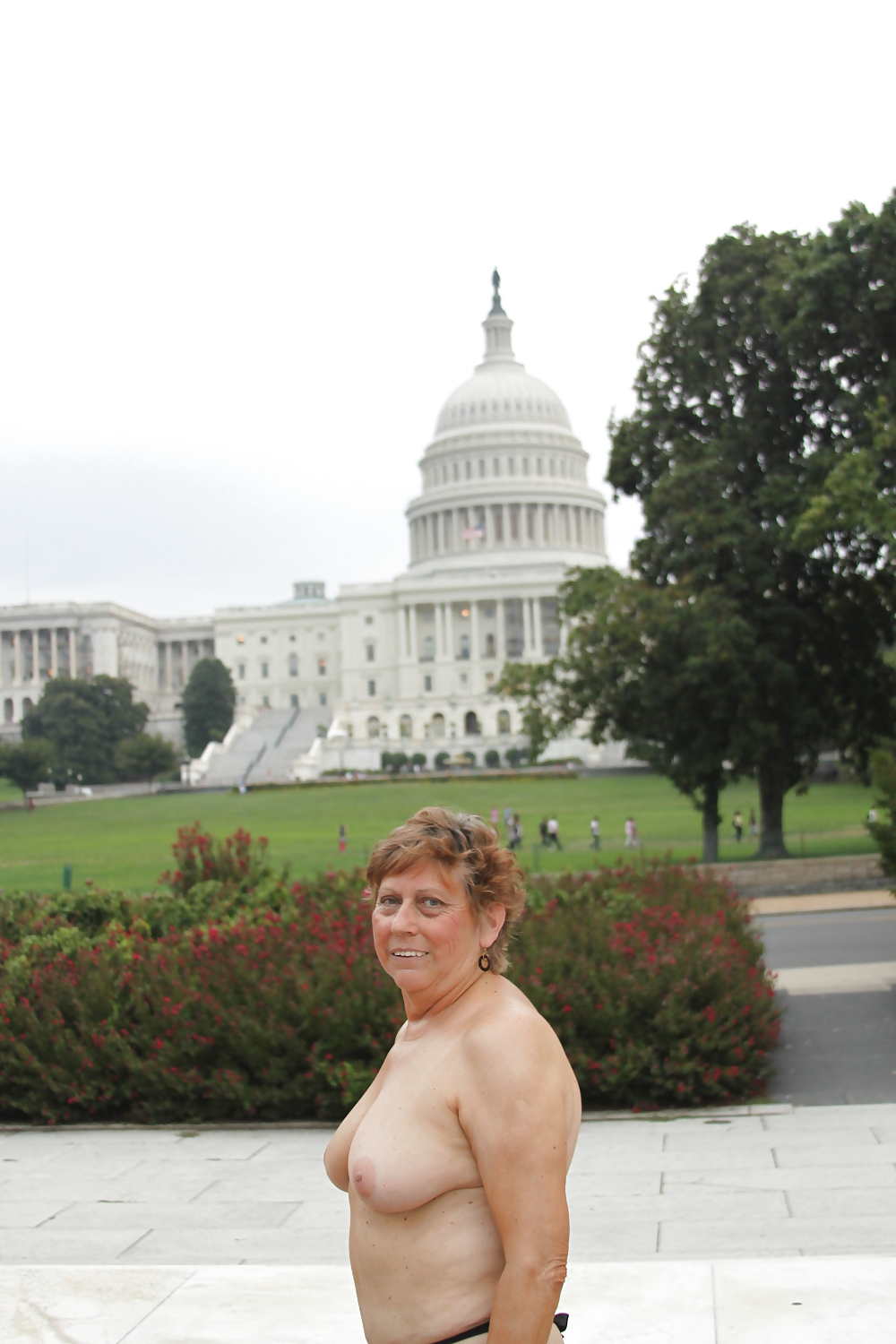 National Gehen Topless Tag In Dc - 21. August 2011 #5887780