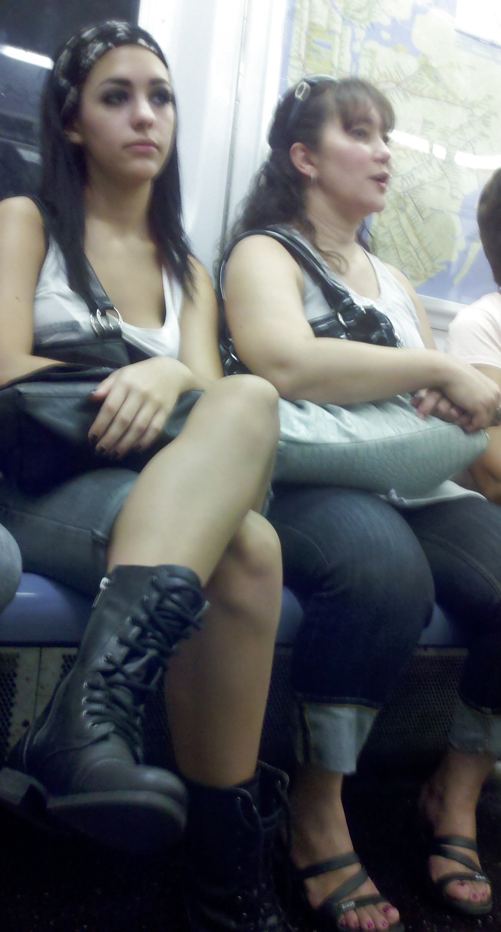 Chicas del metro de Nueva York 26
 #5180037