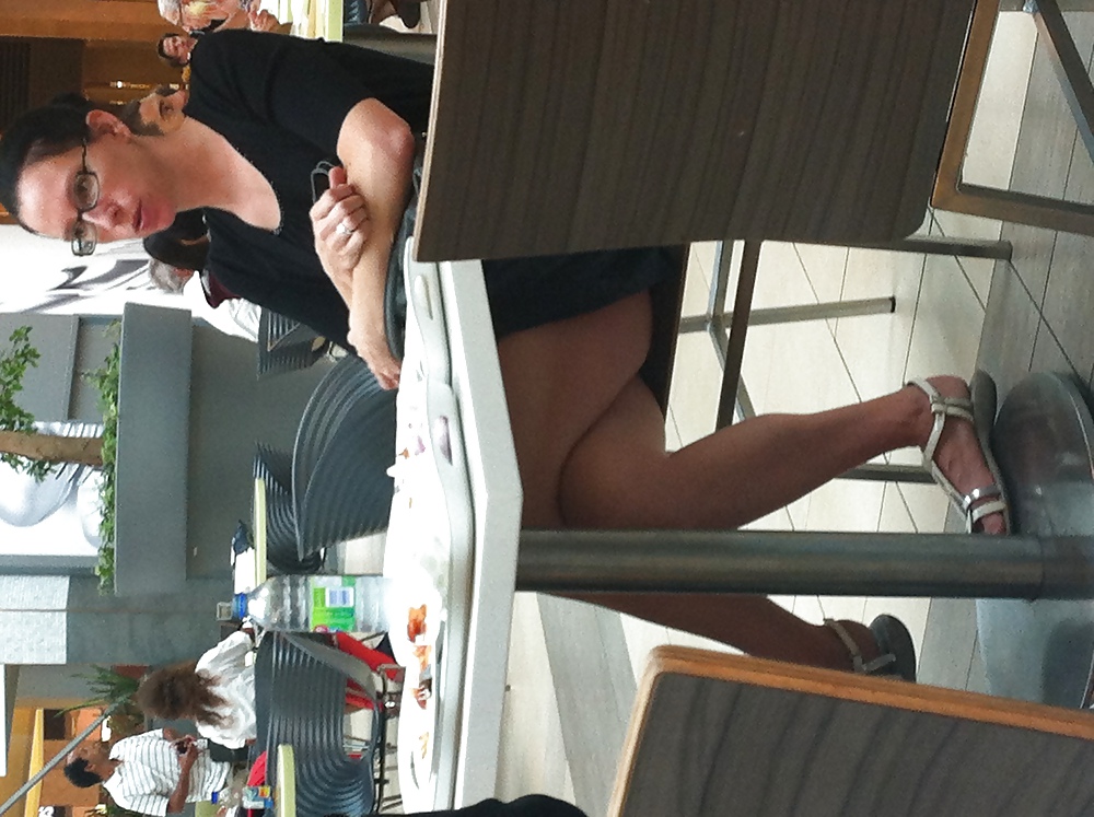 En un patio de comidas
 #7319195