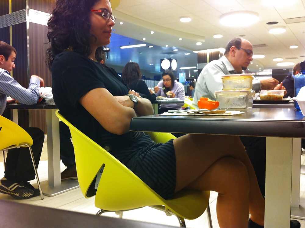 En un patio de comidas
 #7319262