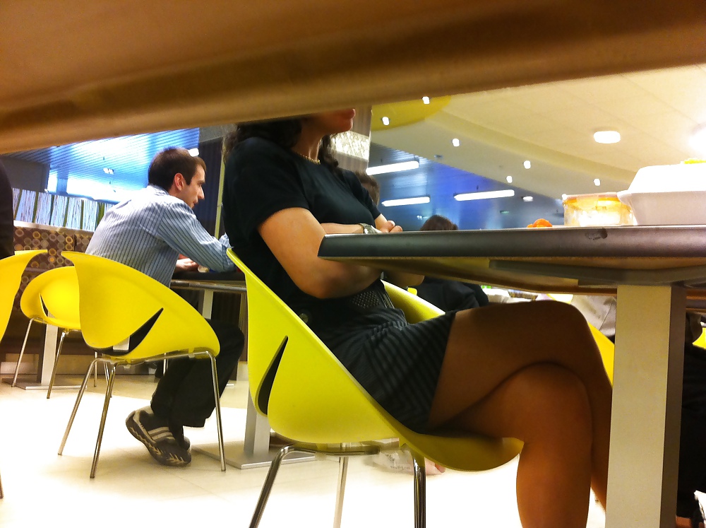 En un patio de comidas
 #7319271