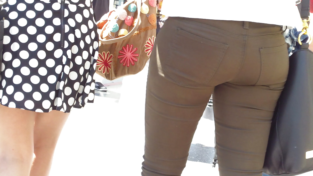 Spanish teen bubble butt & ass in pants #21202533