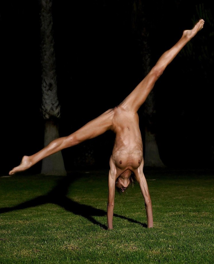 Nude Gymnastic - csm #1347184