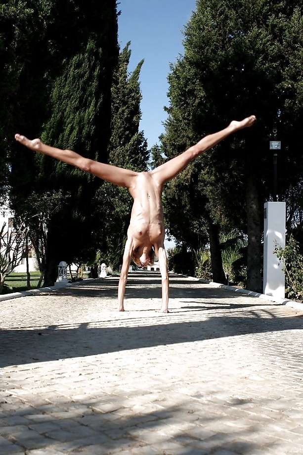 Nude Gymnastic - csm #1347359