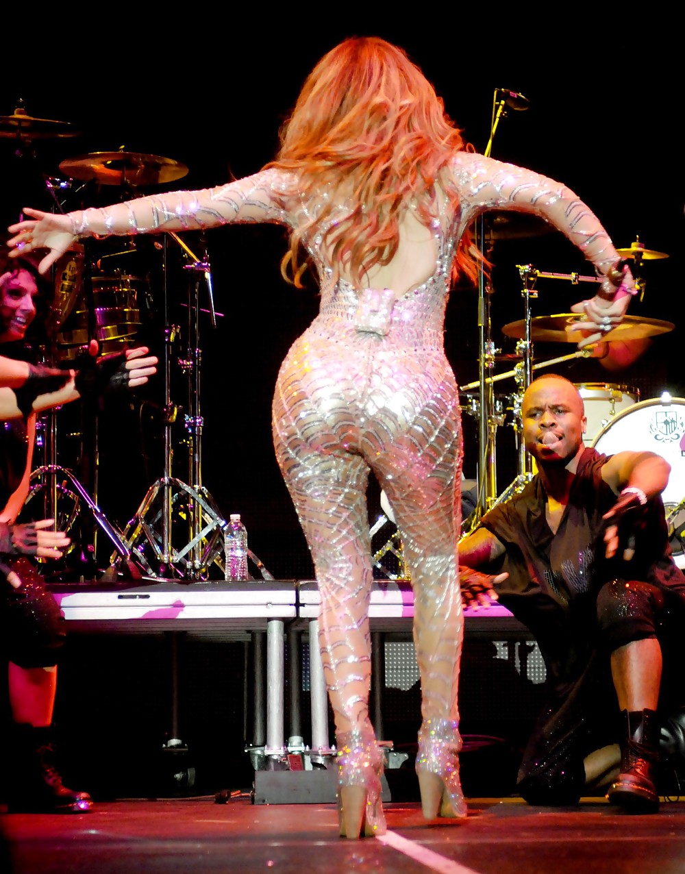 Jennifer Lopez Kiis Fms 2011 Wango Tango-Konzert #3901484