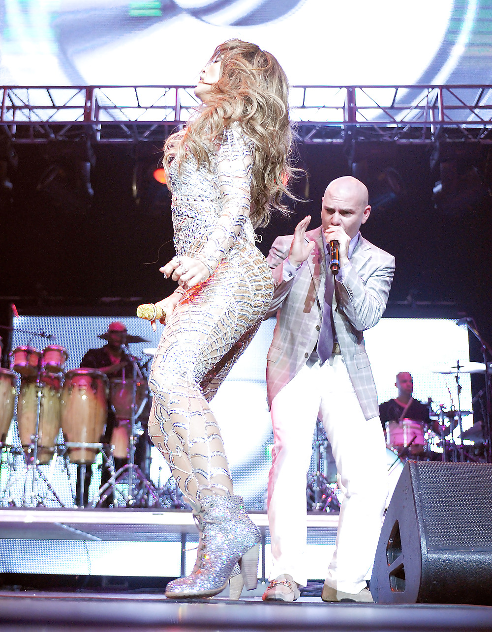 Jennifer Lopez Kiis Fms 2011 Wango Tango-Konzert #3903054