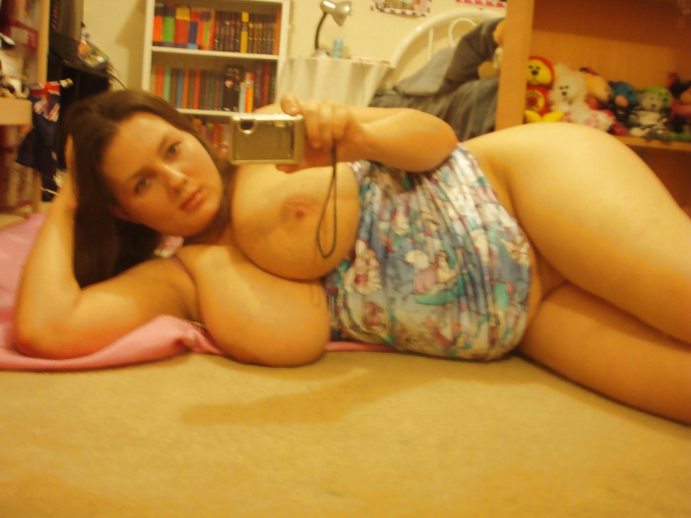 Smutdatesでのユーザー名「bustytabby
 #8538364