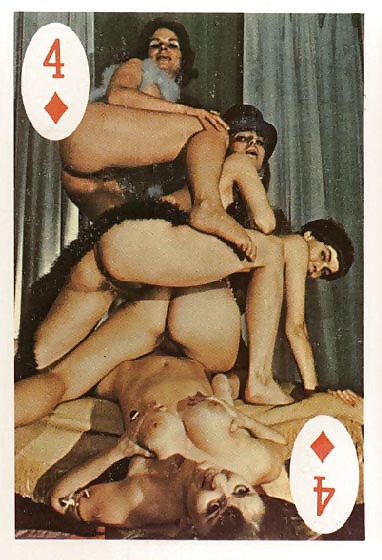 Vintage jugando a las cartas
 #4699414