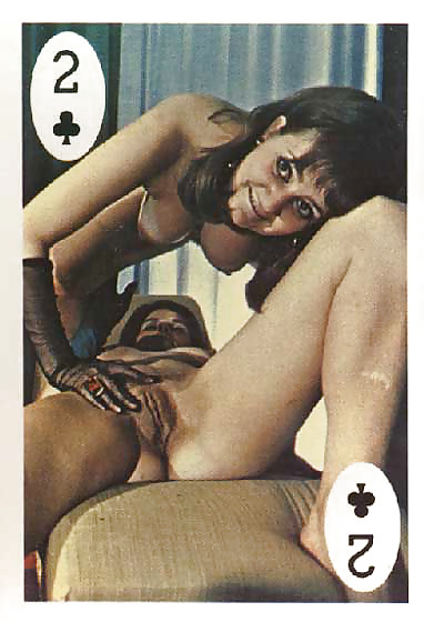 Vintage jugando a las cartas
 #4699467