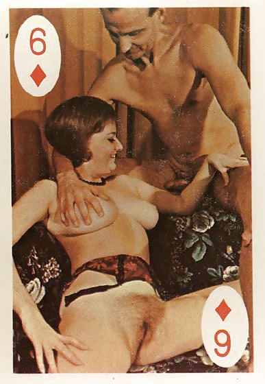 Vintage jugando a las cartas
 #4699475