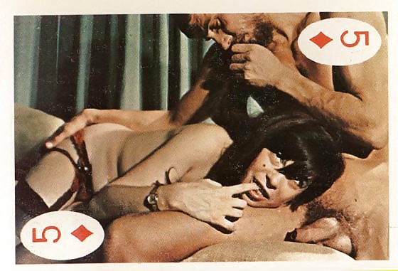 Vintage jugando a las cartas
 #4699515