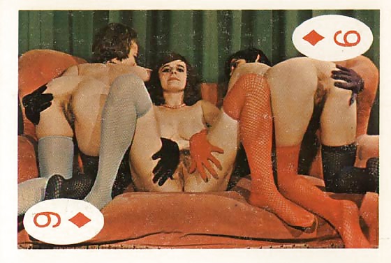Vintage jugando a las cartas
 #4699617