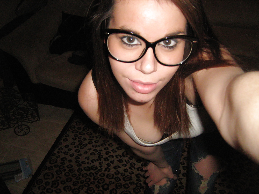 淫乱女
 #13483605