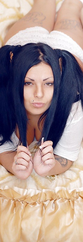 クリスティーナ
 #16030155