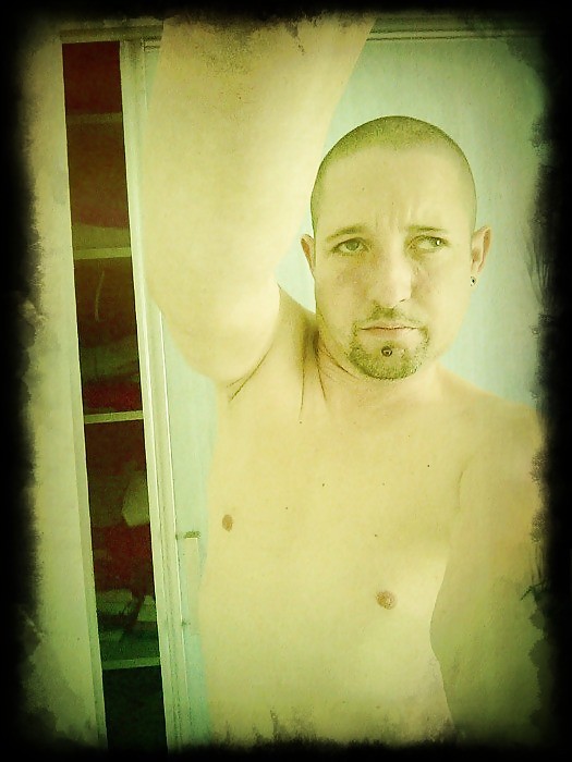Some photoshopping.....
 #16975884