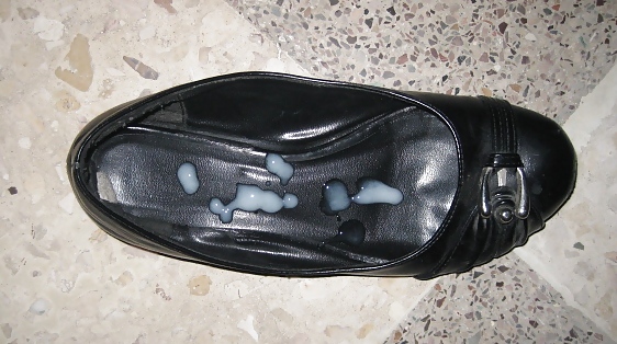 I cum on my lady shoes