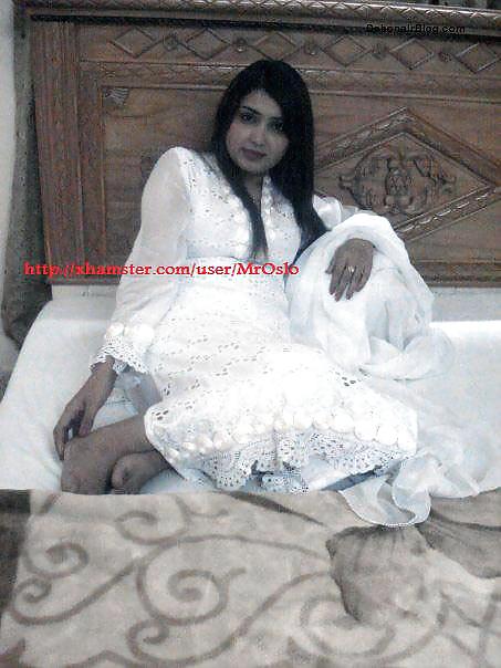 Hostess pakistana che ho scopato a Lahore 2010
 #11852632