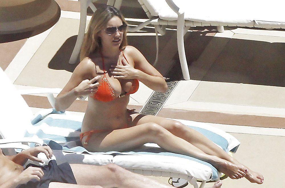 Kelly Brook Candids Bikini à Los Angeles #2025727