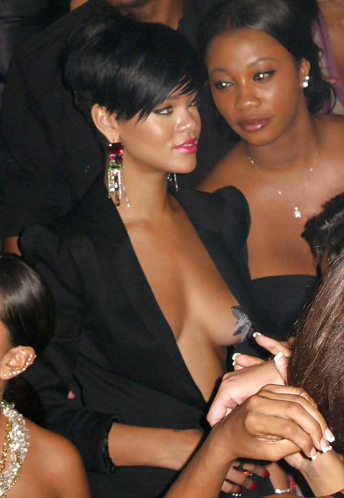 Rihanna
 #2966633