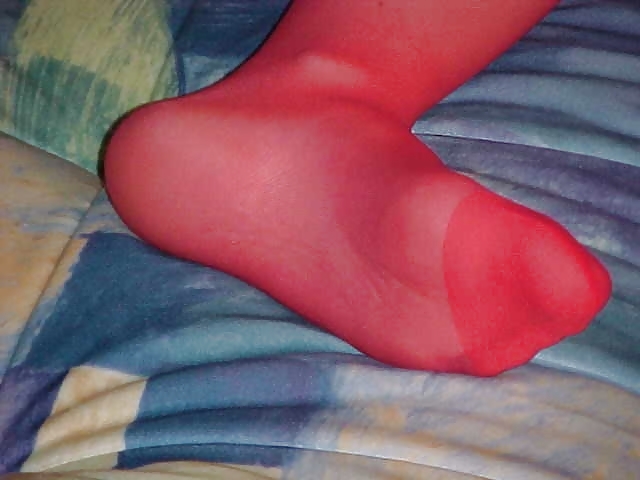 Leila in red stockings #639125