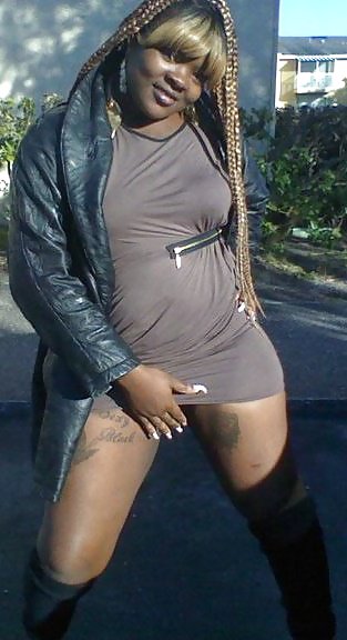 GHETTO CHICS #8863970