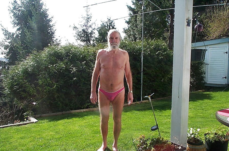Aged bi-sexual male #9834441