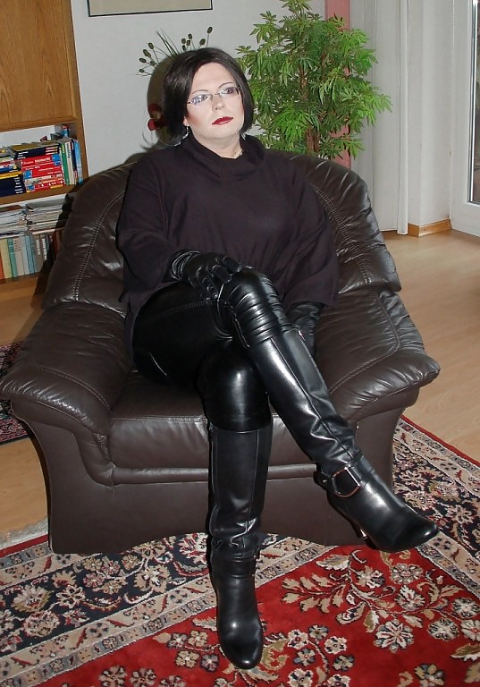 Dommes In Stiefel #21462325
