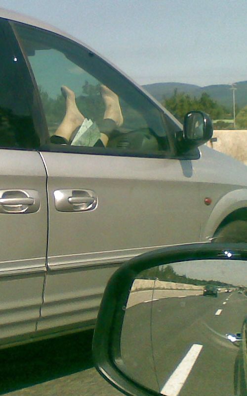 Strumpfhosenfuesse sprengen meine Eier auf der Autobahn #22732841