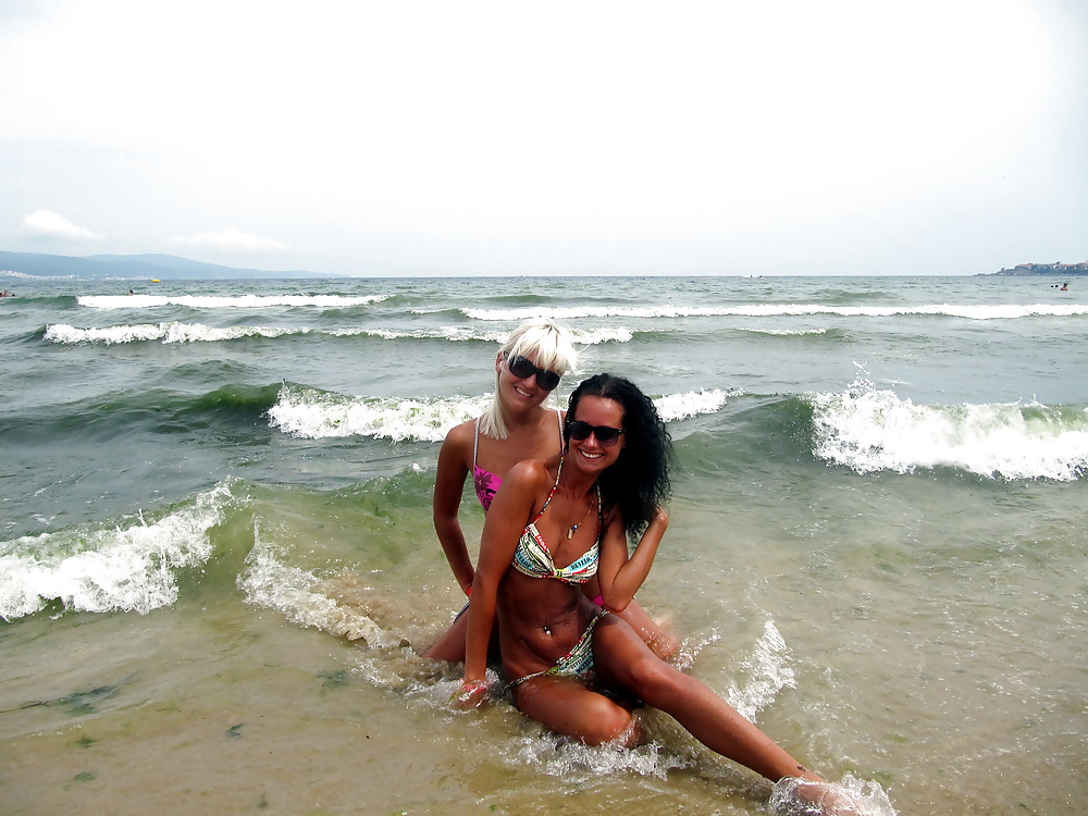 Ragazze bulgare sulla spiaggia da krmanjonac
 #7319569