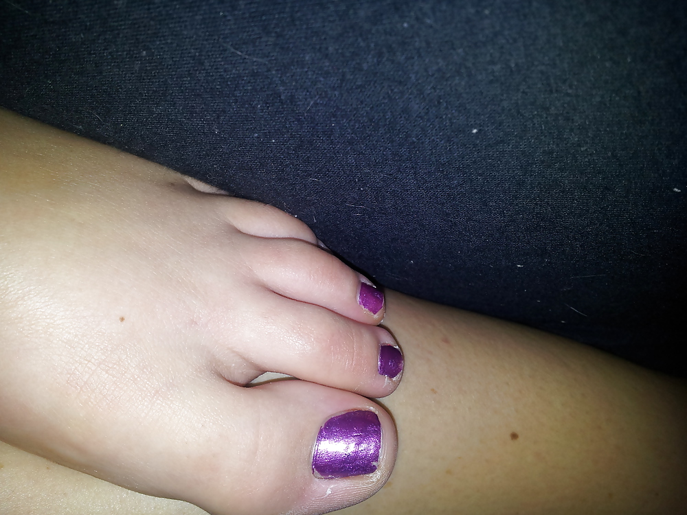 MY WIFES HOT TOES