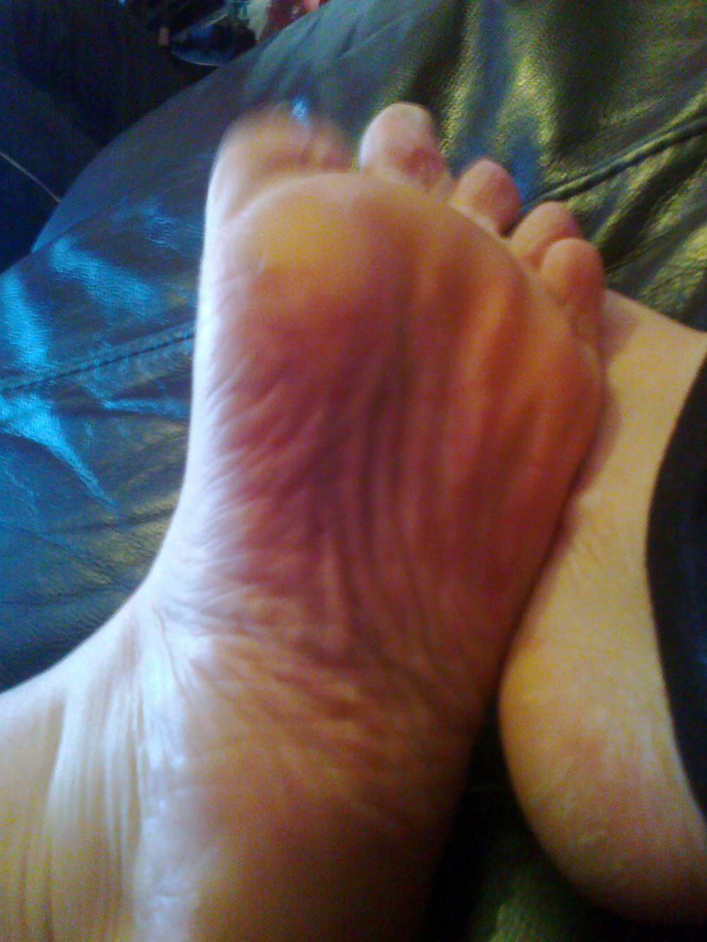 Curvynbusty's tiny feet to wank you with mmm #15884445