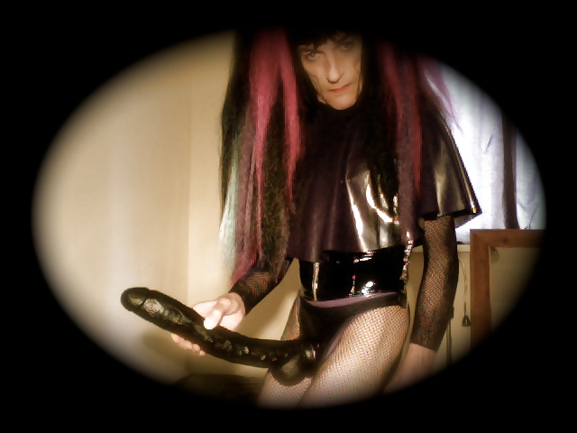 Goth strapon waiting for slut. #9694800